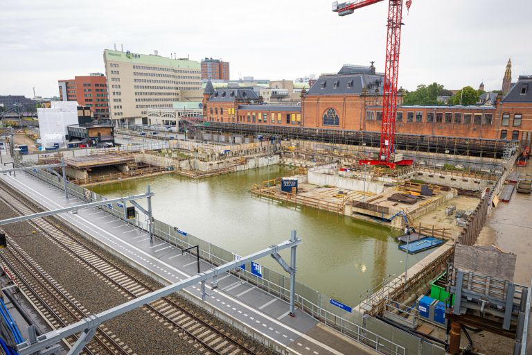 Waterschappen Groningen druk met wegpompen water na hevige regen